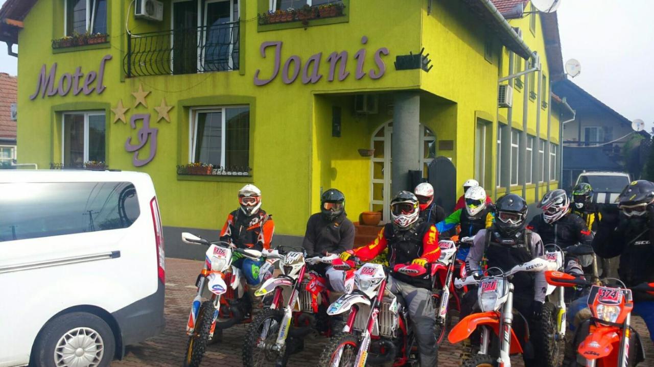 Motel Ioanis Mîndruloc Buitenkant foto